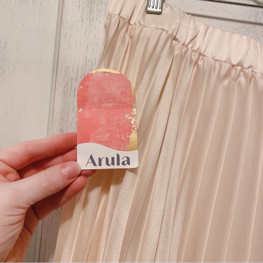 NWT Arula Elegant Cream Pleated Skirt - Picture 4 of 7